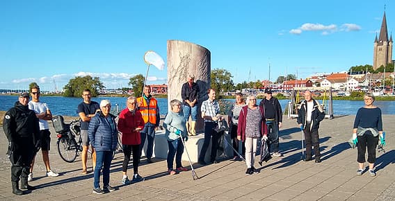 Samling med skräpplockningsutrustning