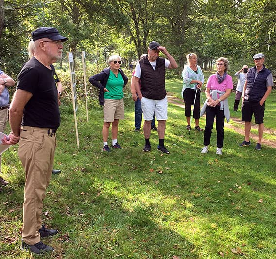 P-O Höglund berättar i skuggan