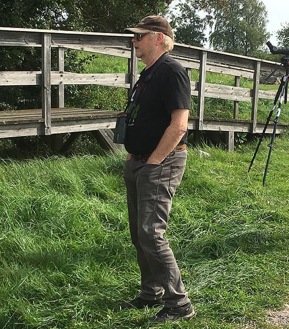 P-O Bengtsson berättar vid fågeltornet