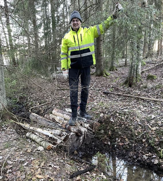 Jan står på pluggen