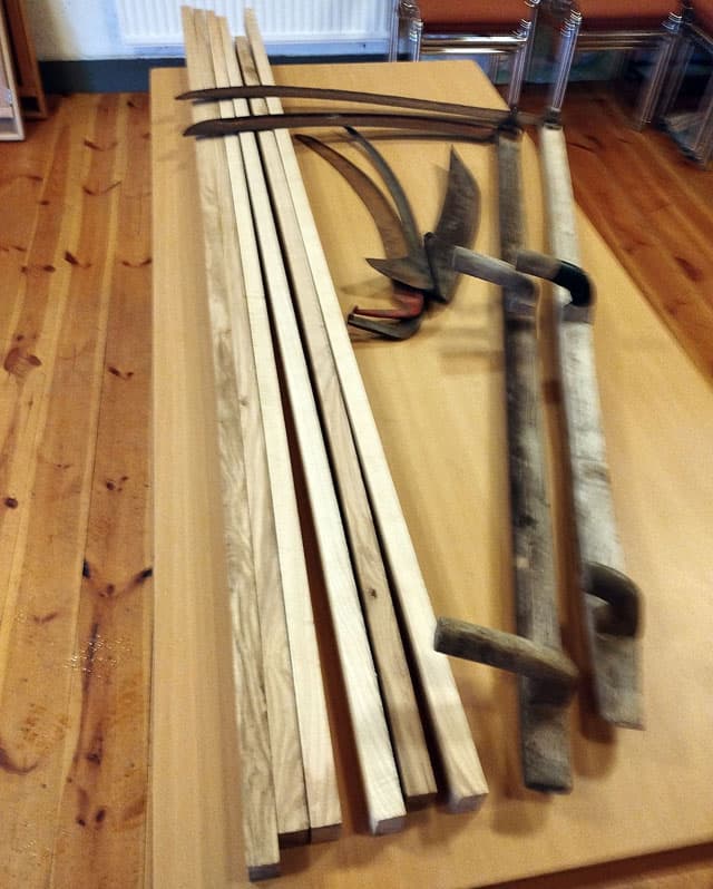 Två liar och material för att bygga fler